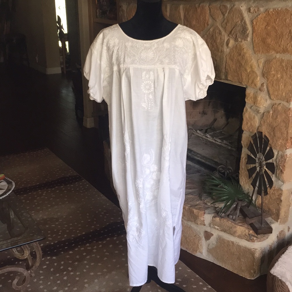 White Mexican Dress.   Mexican Wedding dress.